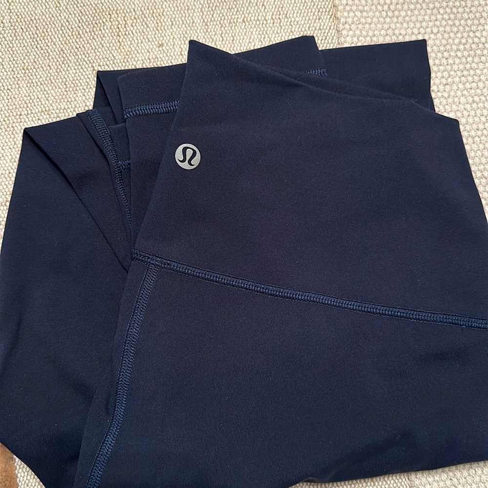Lululemon wunder under train 7/8 navy blue leggings size 8